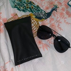 QUAY AUSTRALIA Vivienne Sunglasses in black/smoke